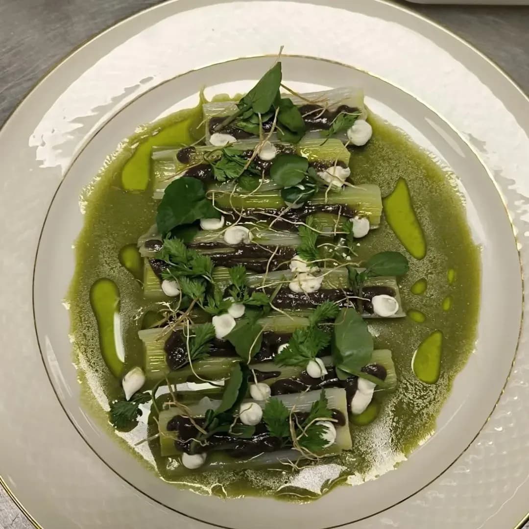 Terrasse Au Bout Du Quai